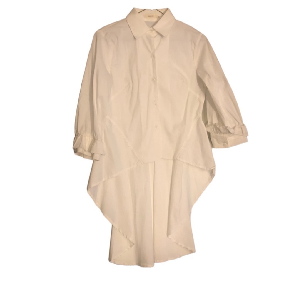 SAN Joy white 3/4 sleeve high low top. Size small